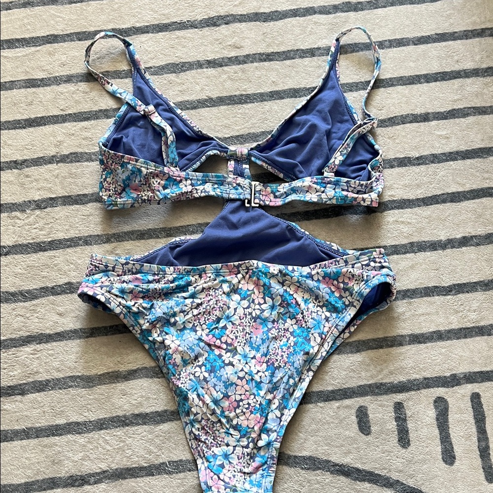 Lulus Swim - Picture 4 of 4